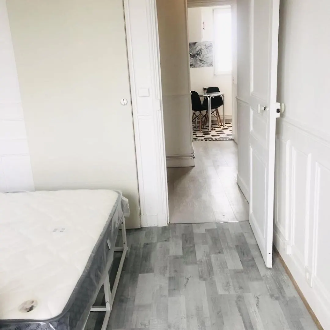 Apartment Belvedere Sweet Appart 1 Room Paris