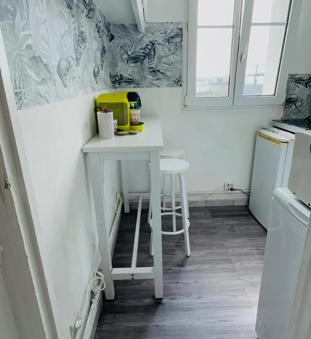Apartment Belvedere Sweet Appart 1 Room Paris